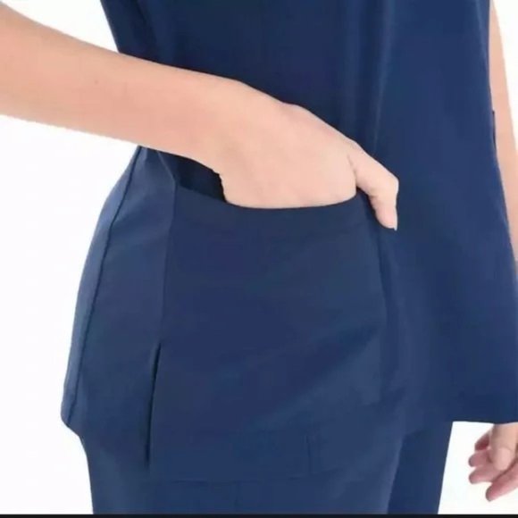 BT Supply Co. Women's V-Neck Quick Dry Scrub Top - Medium - Picture 3 of 4